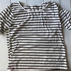 Black and white stripe tee